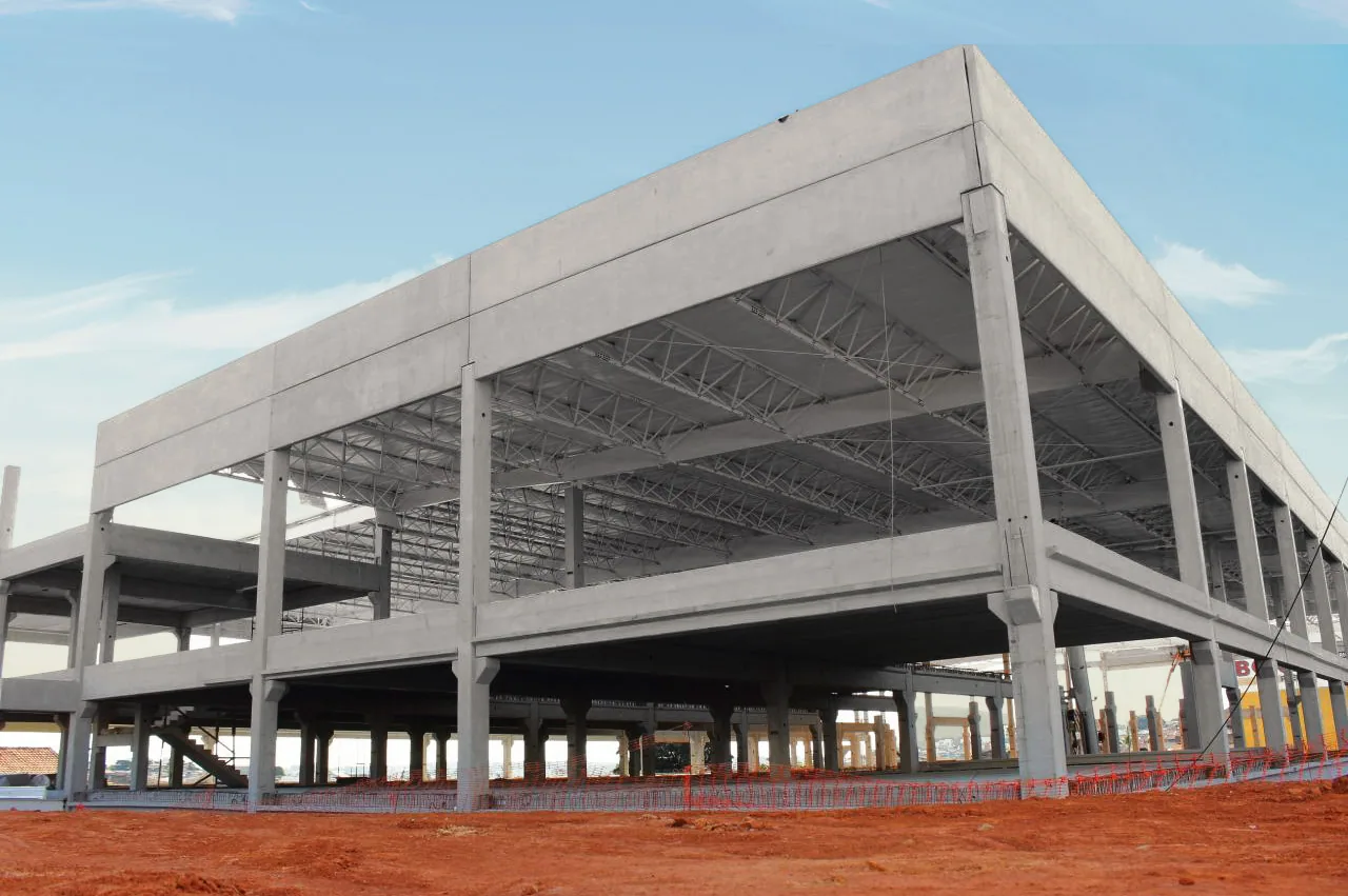 Galpão em estrutura pré-moldada